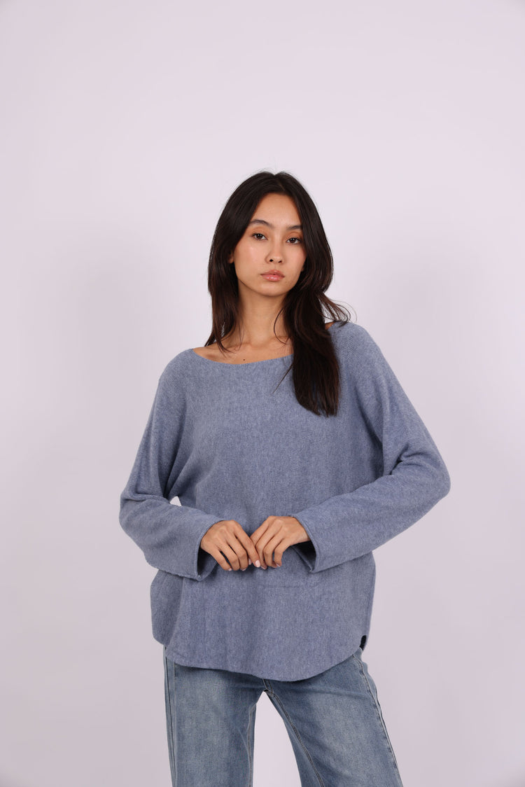 RELAXED ROUND-NECK KNIT SWEATER