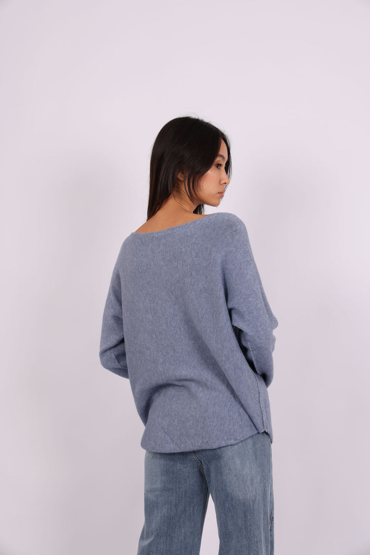 RELAXED ROUND-NECK KNIT SWEATER