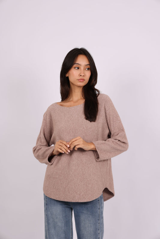 RELAXED ROUND-NECK KNIT SWEATER