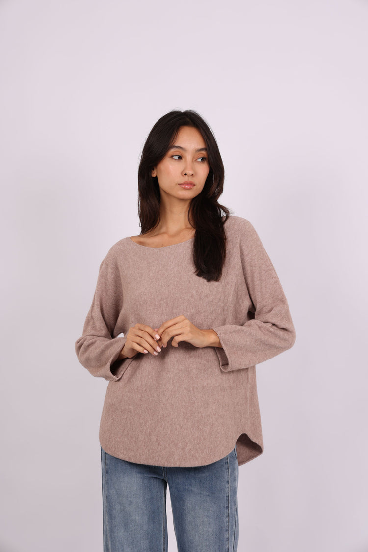 RELAXED ROUND-NECK KNIT SWEATER