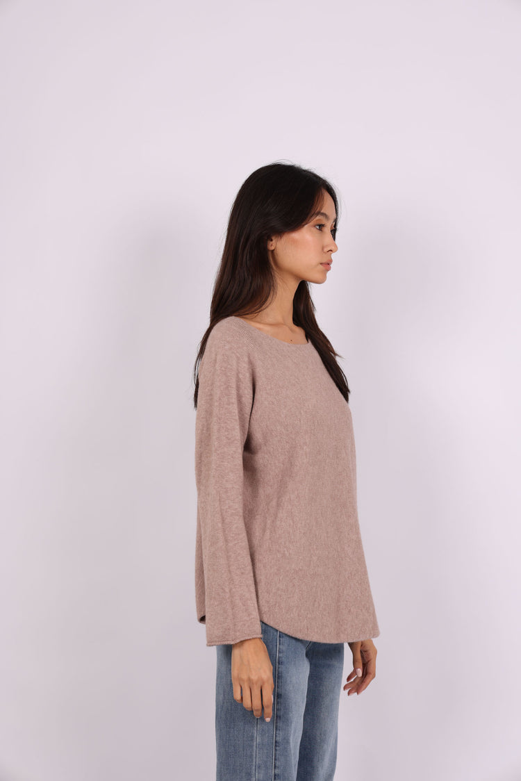 RELAXED ROUND-NECK KNIT SWEATER