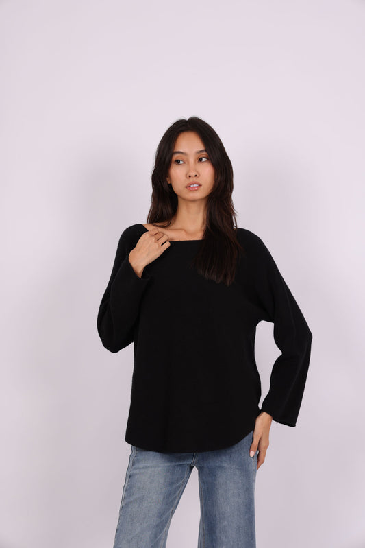 RELAXED ROUND-NECK KNIT SWEATER