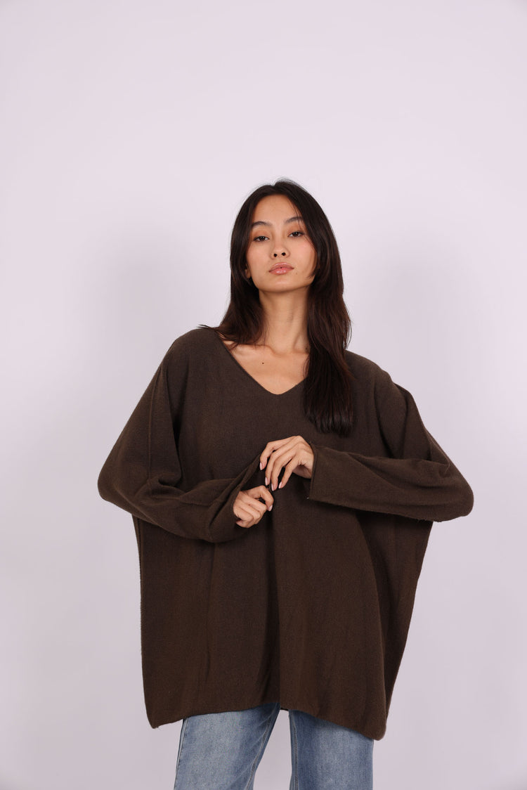 OVERSIZED V-NECK KNIT SWEATER