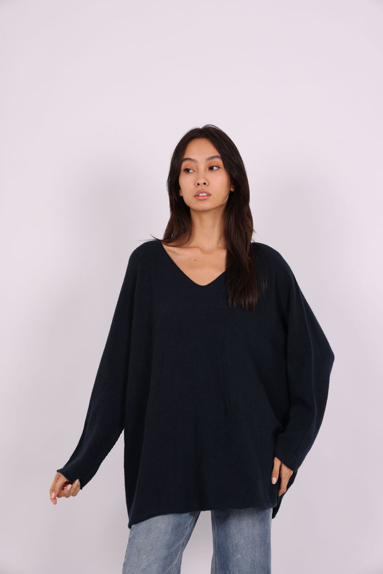 OVERSIZED V-NECK KNIT SWEATER