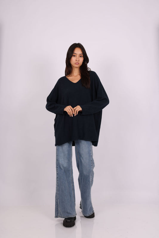 OVERSIZED V-NECK KNIT SWEATER