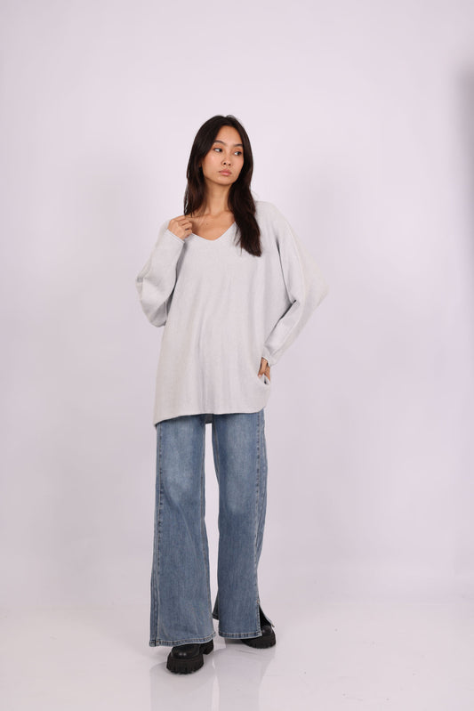OVERSIZED V-NECK KNIT SWEATER