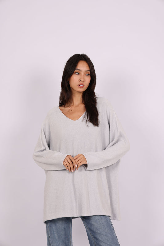 OVERSIZED V-NECK KNIT SWEATER
