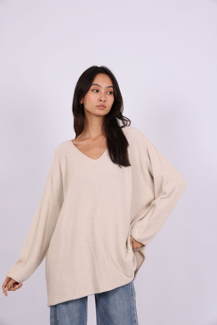 OVERSIZED V-NECK KNIT SWEATER