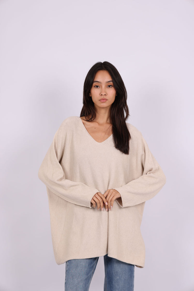 OVERSIZED V-NECK KNIT SWEATER
