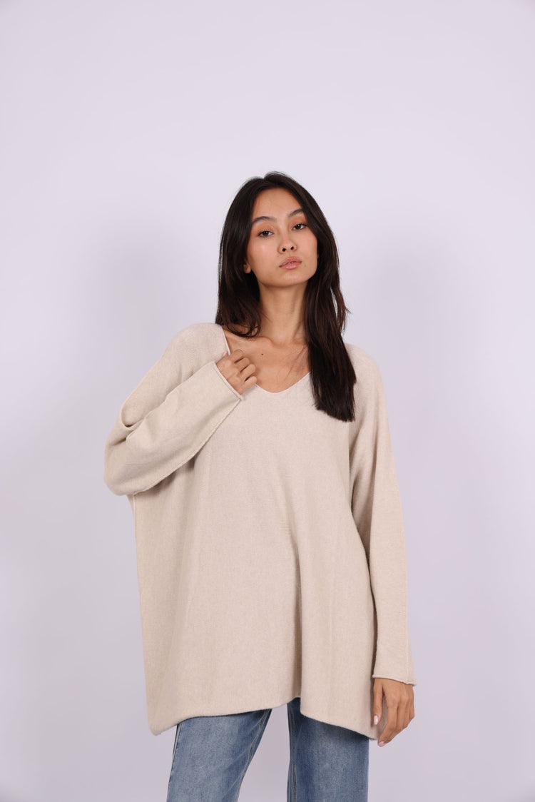 OVERSIZED V-NECK KNIT SWEATER