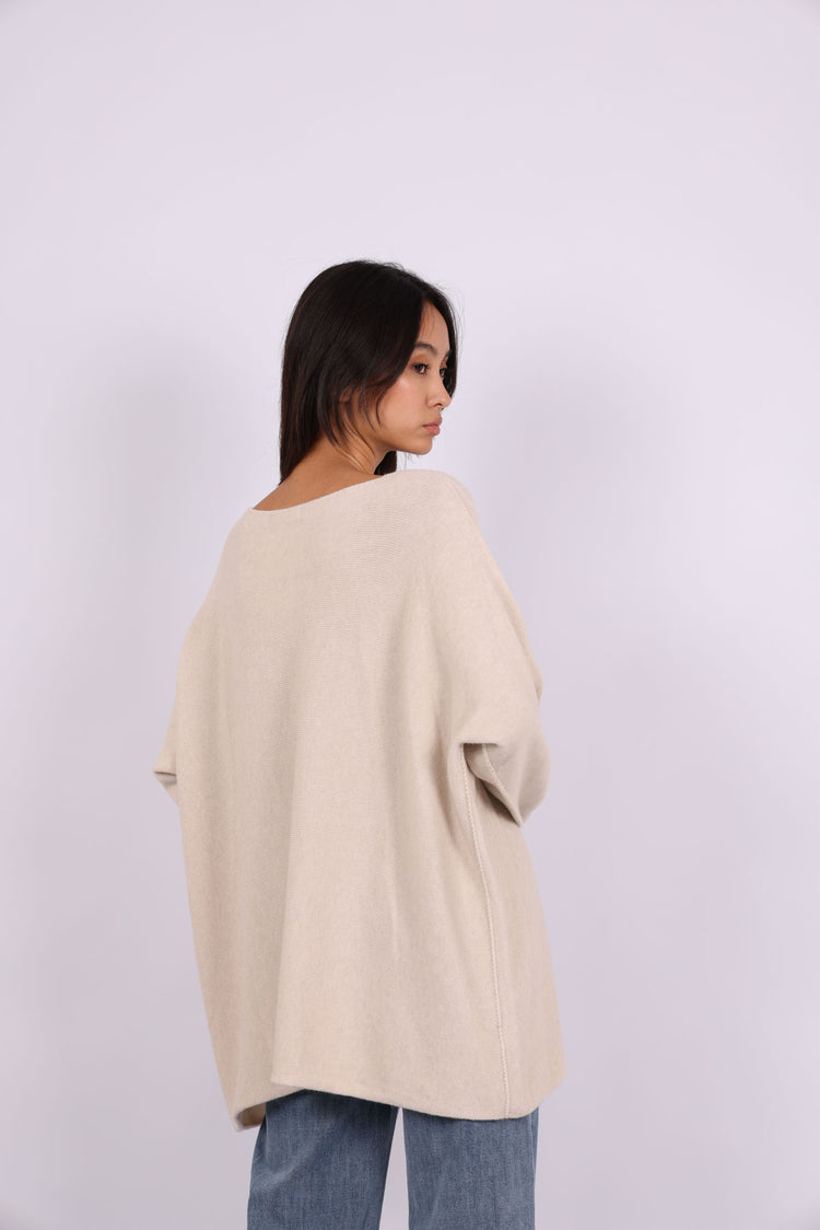 OVERSIZED V-NECK KNIT SWEATER