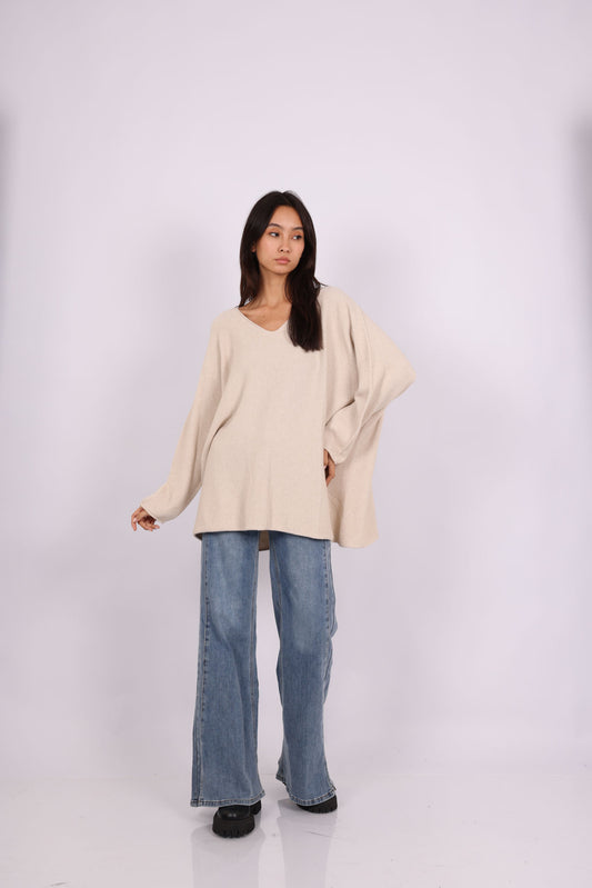 OVERSIZED V-NECK KNIT SWEATER