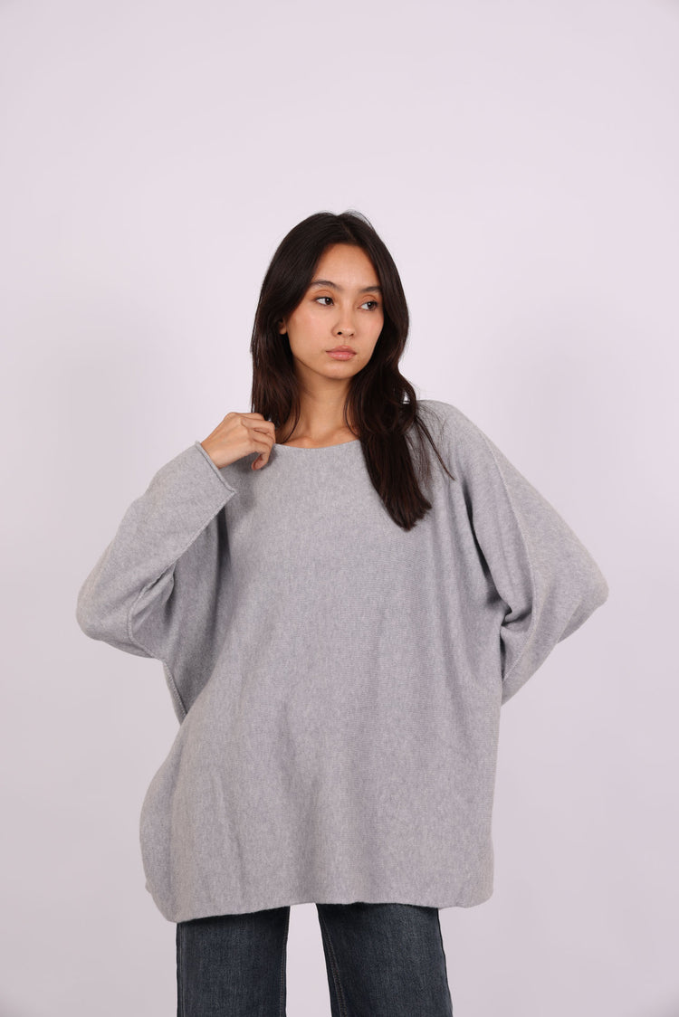 OVERSIZED ROUND-NECK KNIT SWEATER