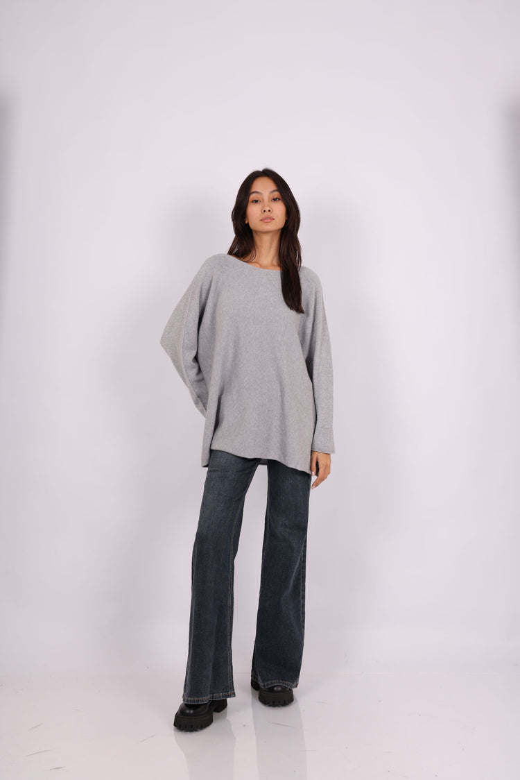 OVERSIZED ROUND-NECK KNIT SWEATER