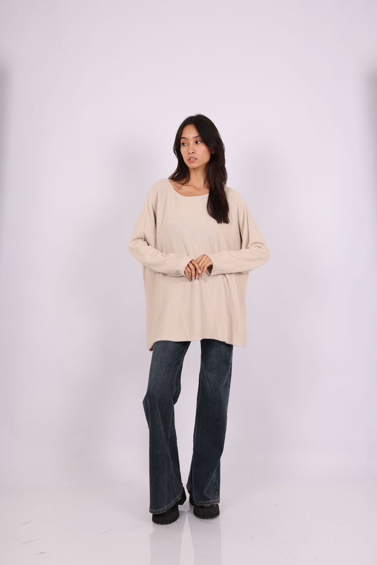 OVERSIZED ROUND-NECK KNIT SWEATER