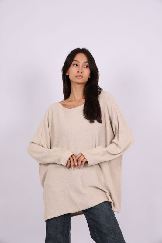 OVERSIZED ROUND-NECK KNIT SWEATER