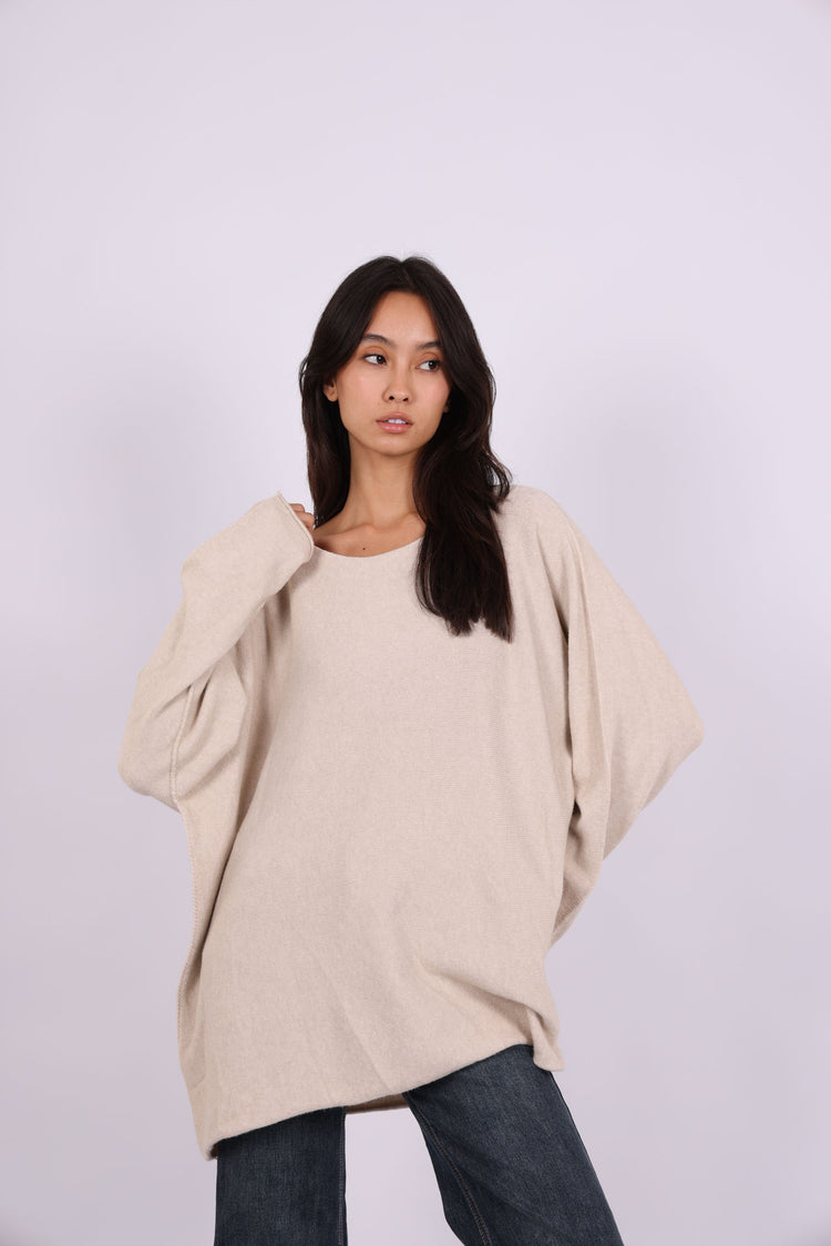 OVERSIZED ROUND-NECK KNIT SWEATER