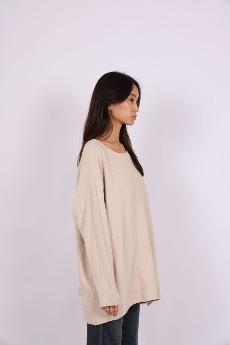 OVERSIZED ROUND-NECK KNIT SWEATER