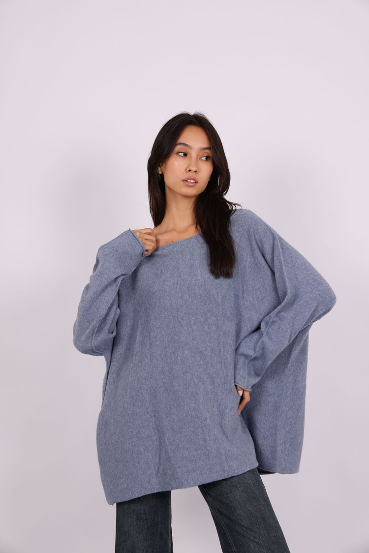 OVERSIZED ROUND-NECK KNIT SWEATER