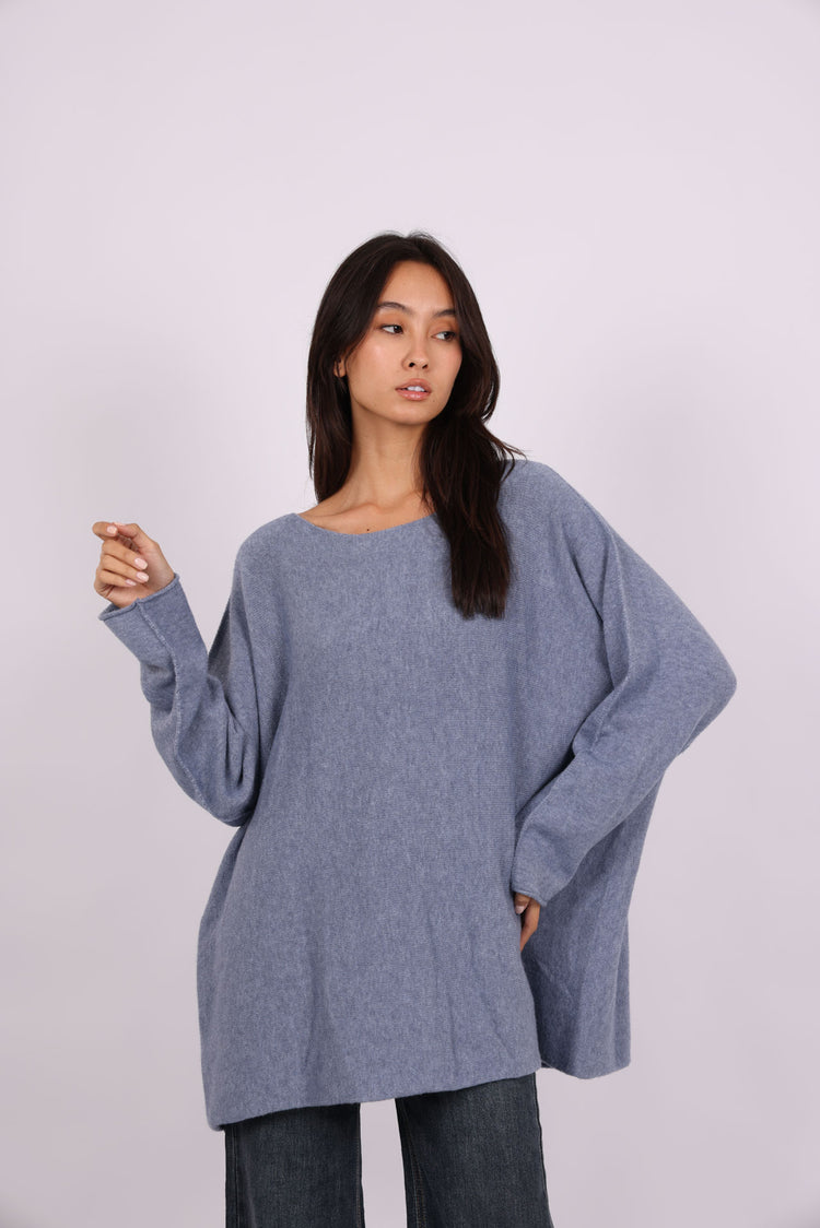 OVERSIZED ROUND-NECK KNIT SWEATER