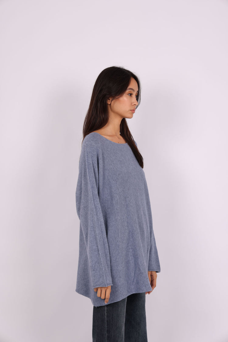 OVERSIZED ROUND-NECK KNIT SWEATER