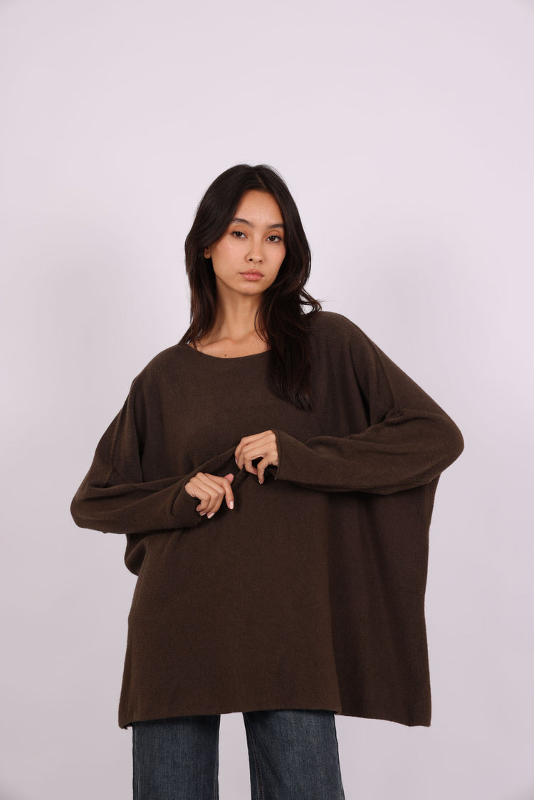 OVERSIZED ROUND-NECK KNIT SWEATER