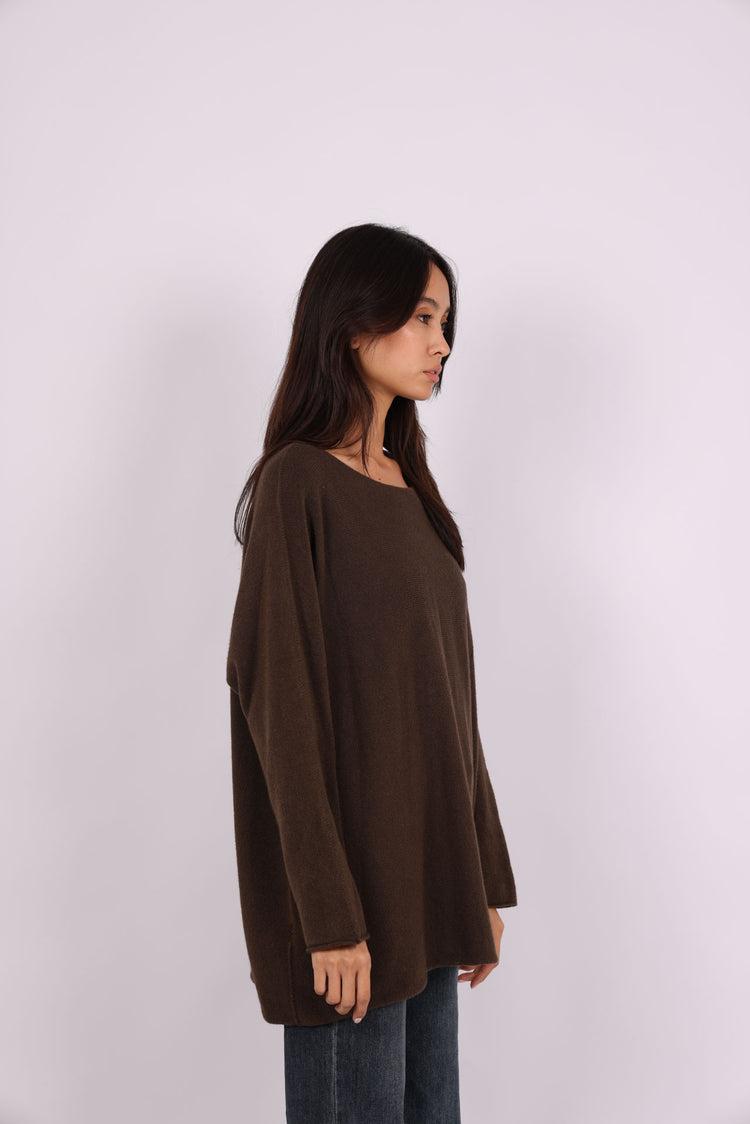 OVERSIZED ROUND-NECK KNIT SWEATER