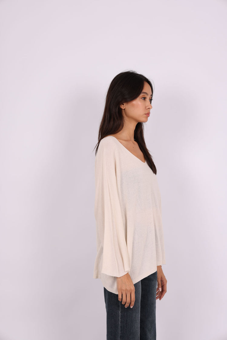 OVERSIZED LIGHTWEIGHT V-NECK KNIT