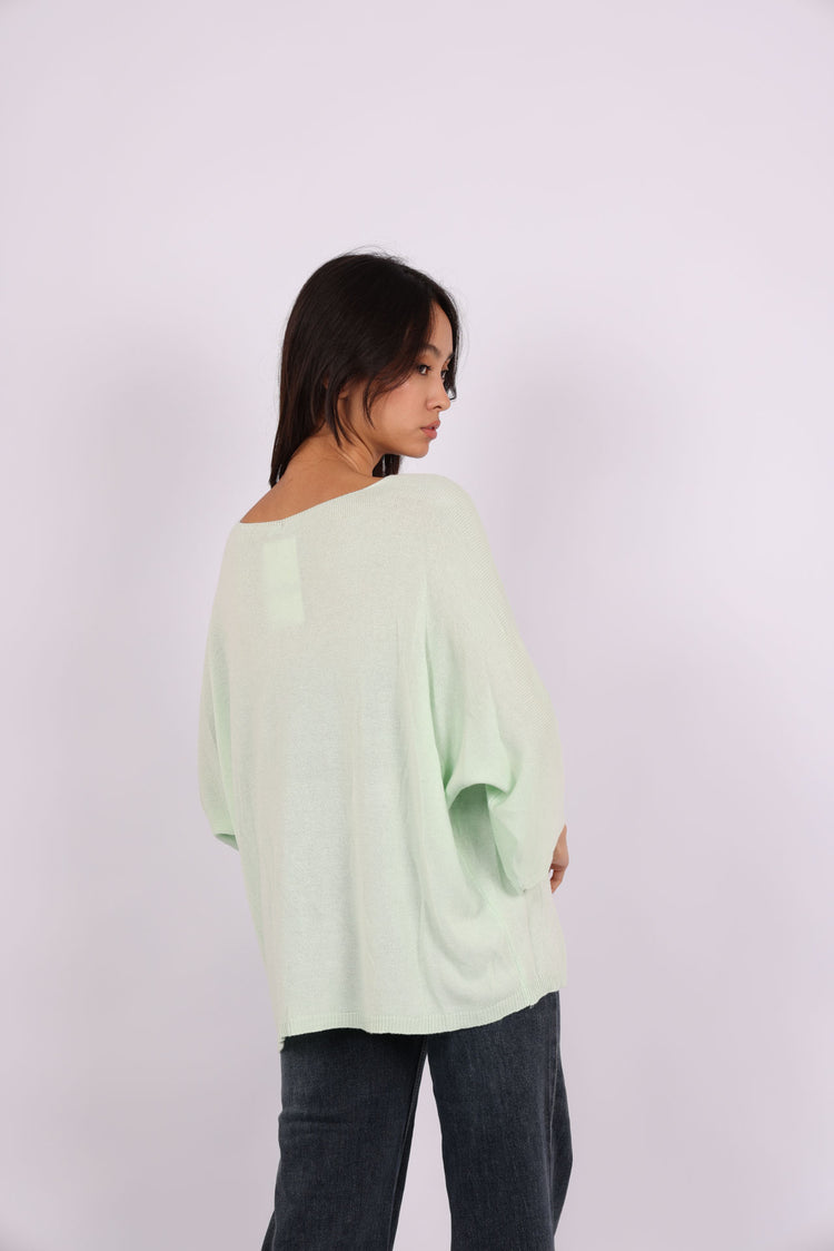 OVERSIZED LIGHTWEIGHT V-NECK KNIT
