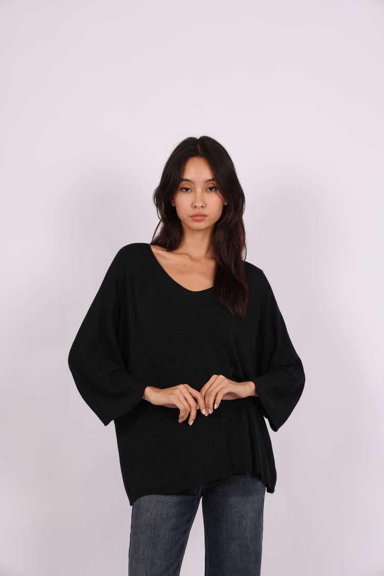 OVERSIZED LIGHTWEIGHT V-NECK KNIT