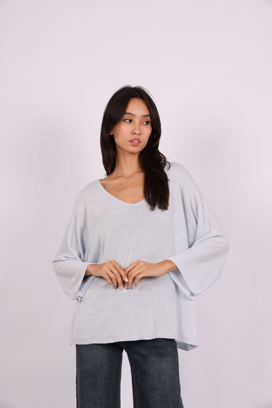 OVERSIZED LIGHTWEIGHT V-NECK KNIT