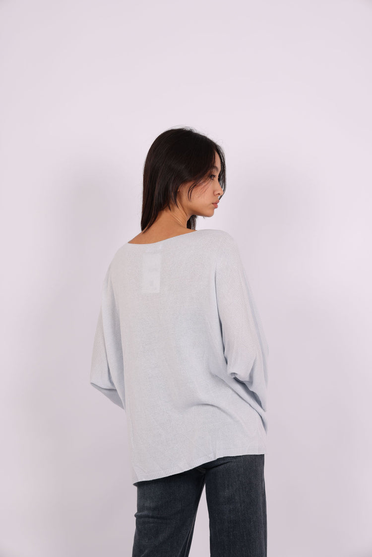 OVERSIZED LIGHTWEIGHT V-NECK KNIT
