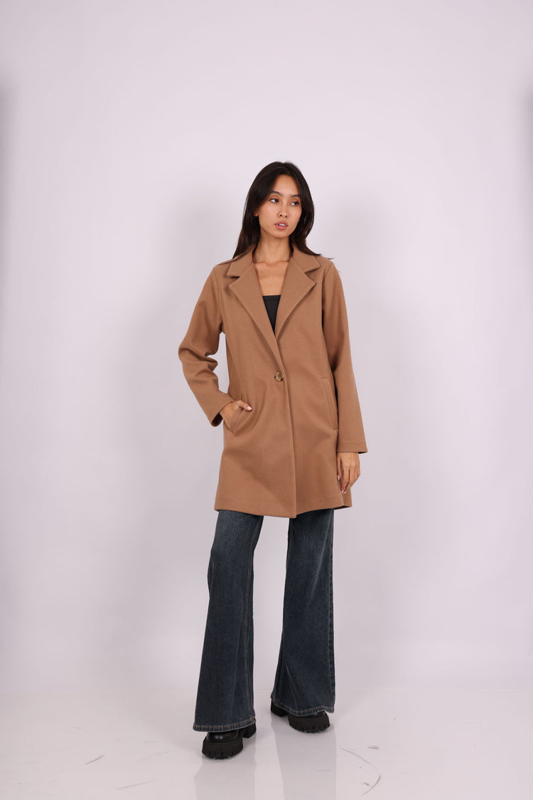 CLASSIC SINGLE-BUTTON WOOL COAT