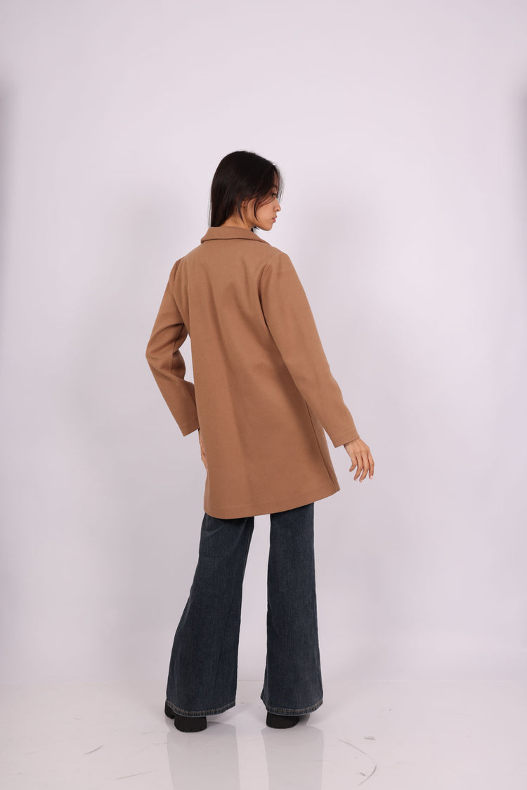 CLASSIC SINGLE-BUTTON WOOL COAT