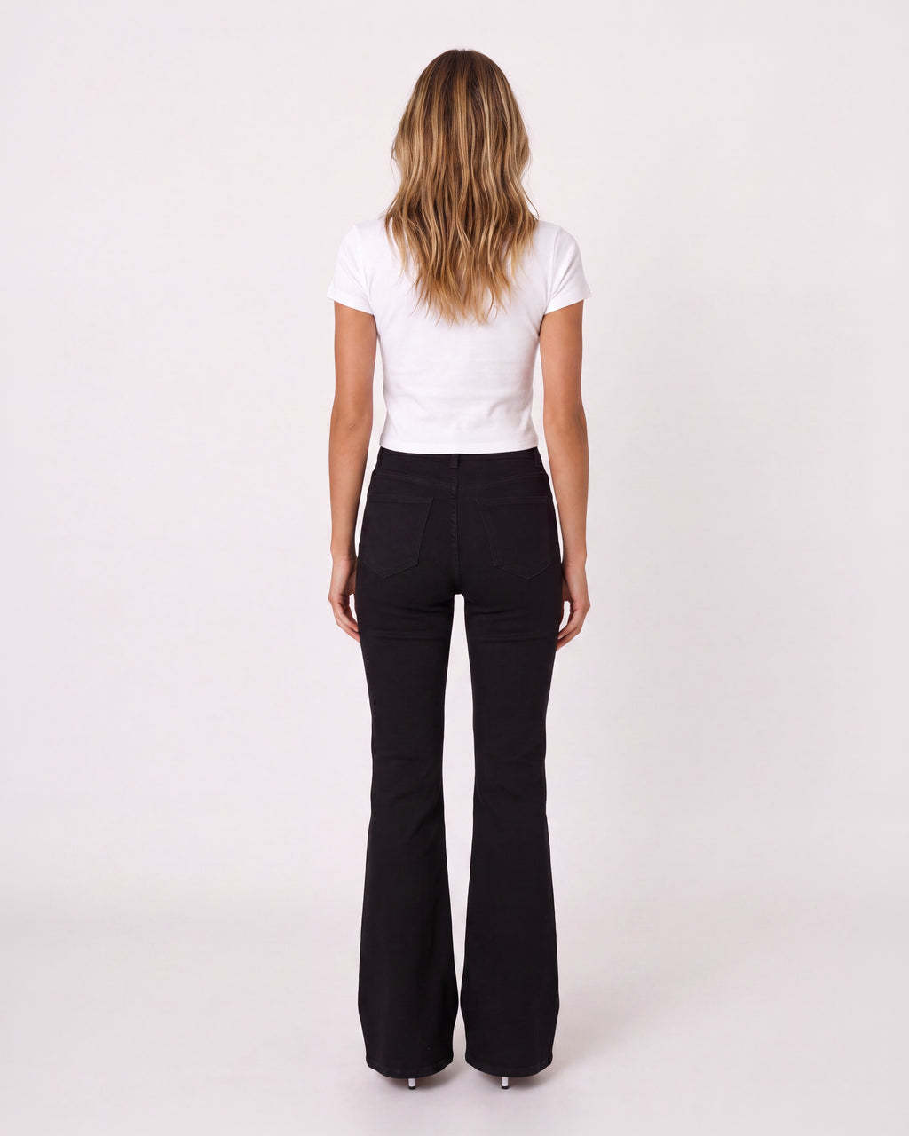 HIGH-RISE FLARED JEANS