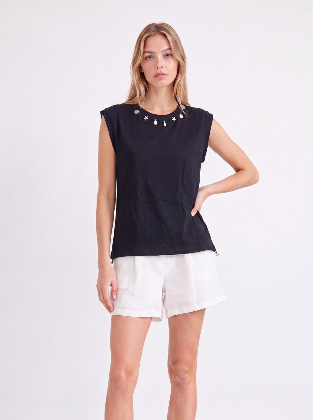 SEASHELL DETAIL SLEEVELESS TOP