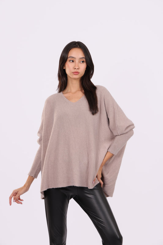 OVERSIZED V-NECK RELAXED KNIT