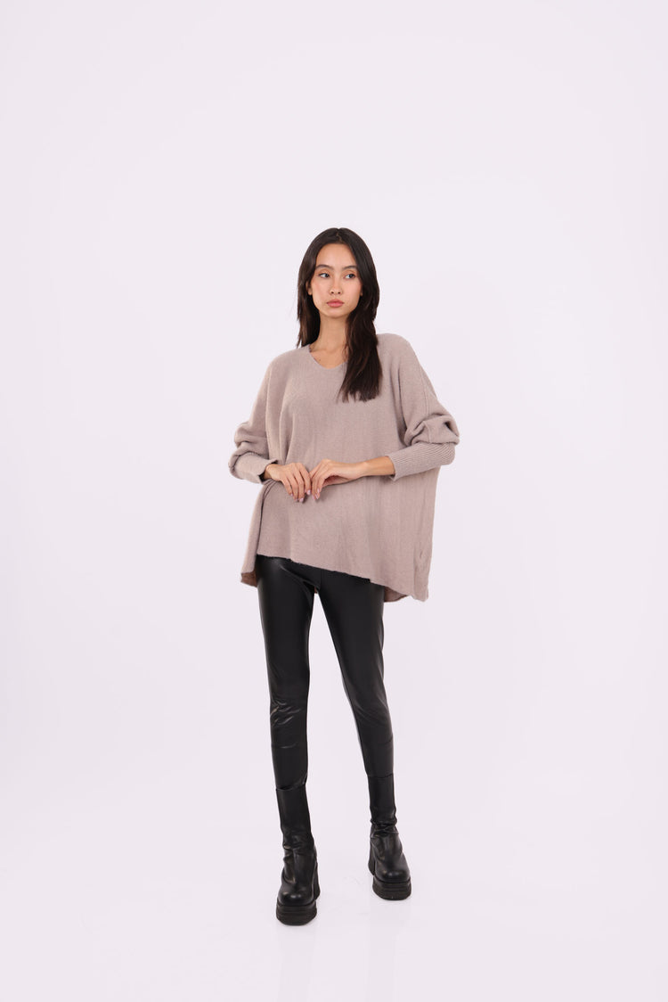 OVERSIZED V-NECK RELAXED KNIT