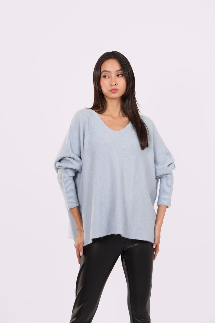 OVERSIZED V-NECK RELAXED KNIT