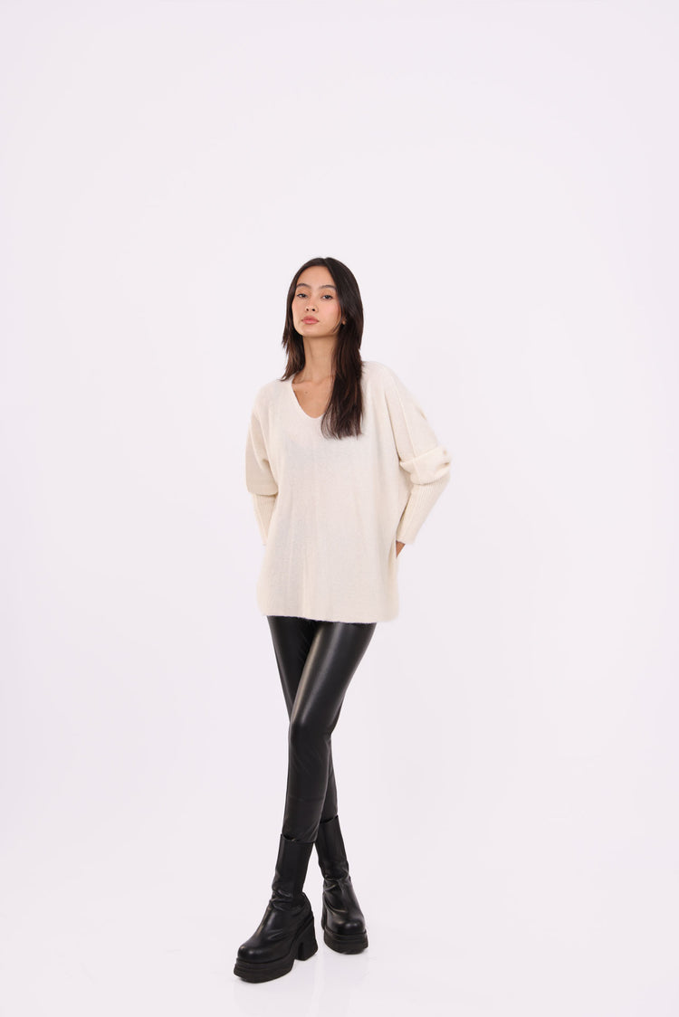 OVERSIZED V-NECK RELAXED KNIT