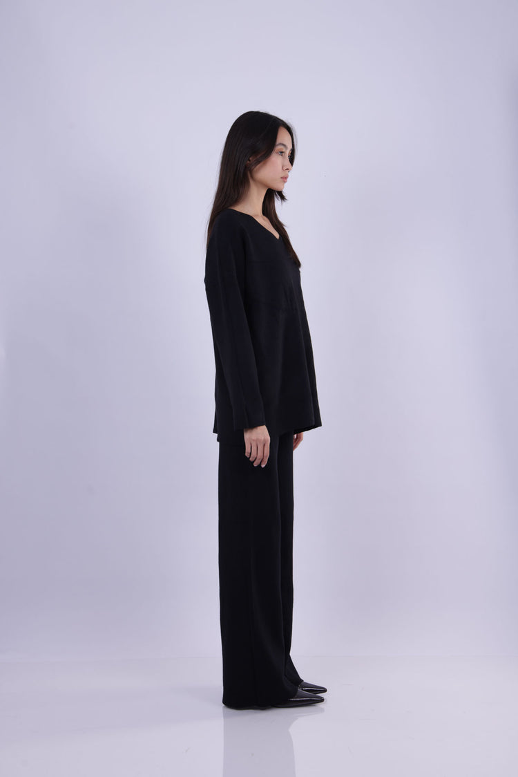 ESSENTIAL V-NECK KNIT SET