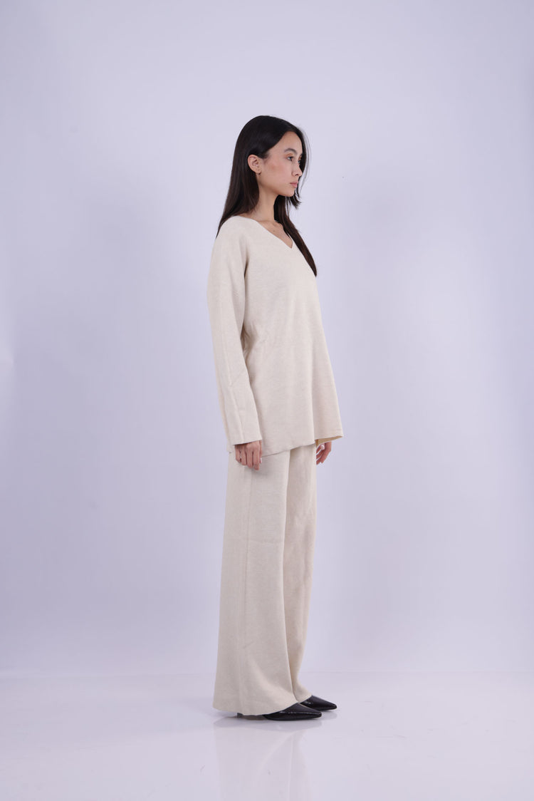 ESSENTIAL V-NECK KNIT SET