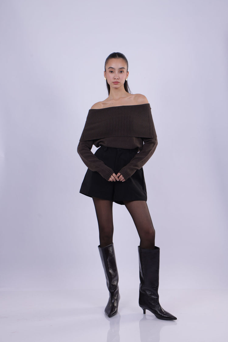 OFF-SHOULDER RIBBED KNIT TOP