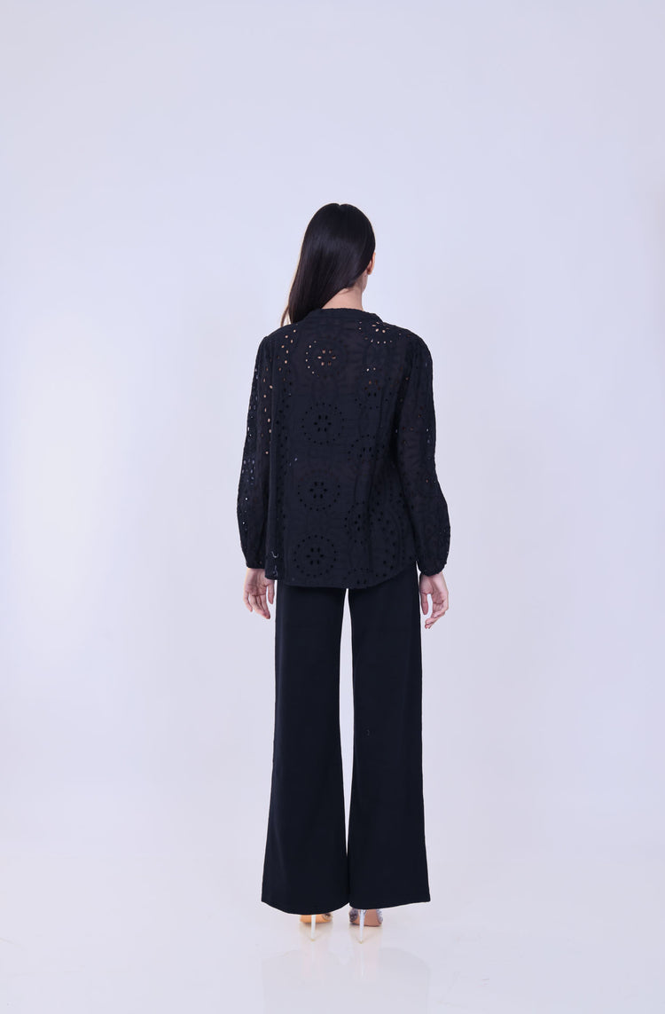 EMBROIDERED EYELET POPOVER BLOUSE