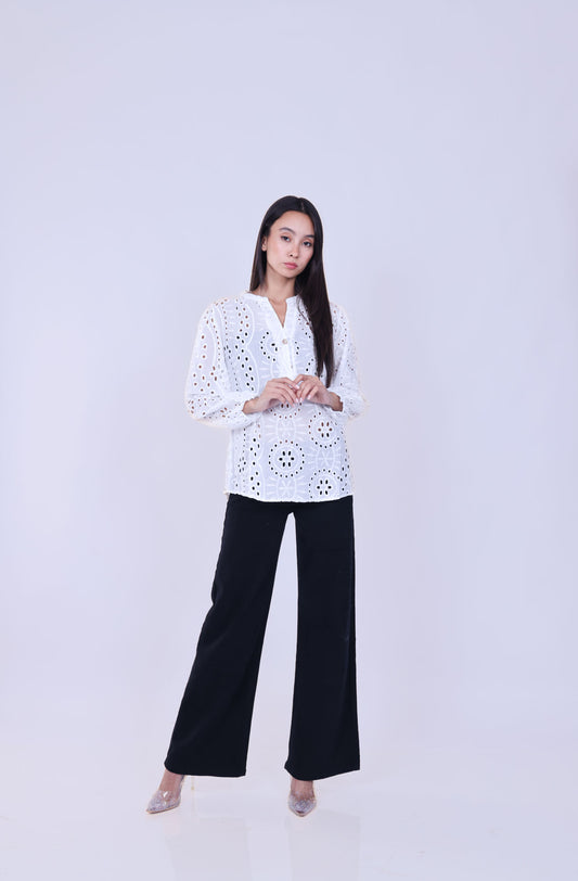 EMBROIDERED EYELET POPOVER BLOUSE