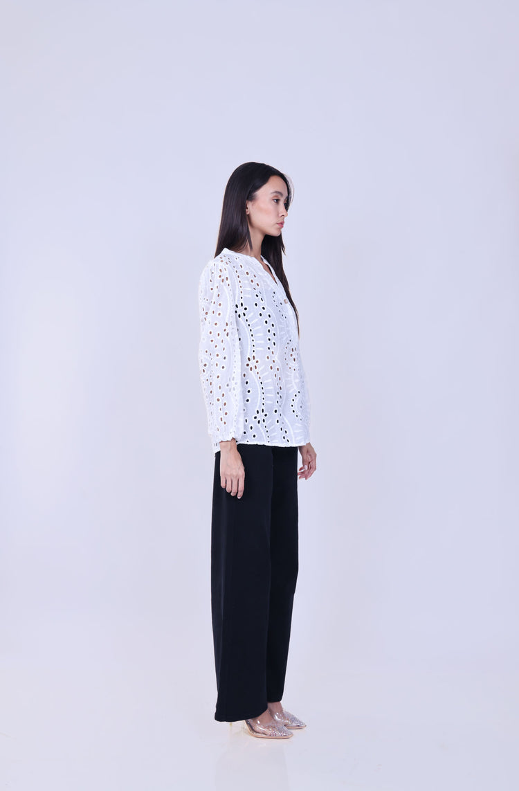 EMBROIDERED EYELET POPOVER BLOUSE
