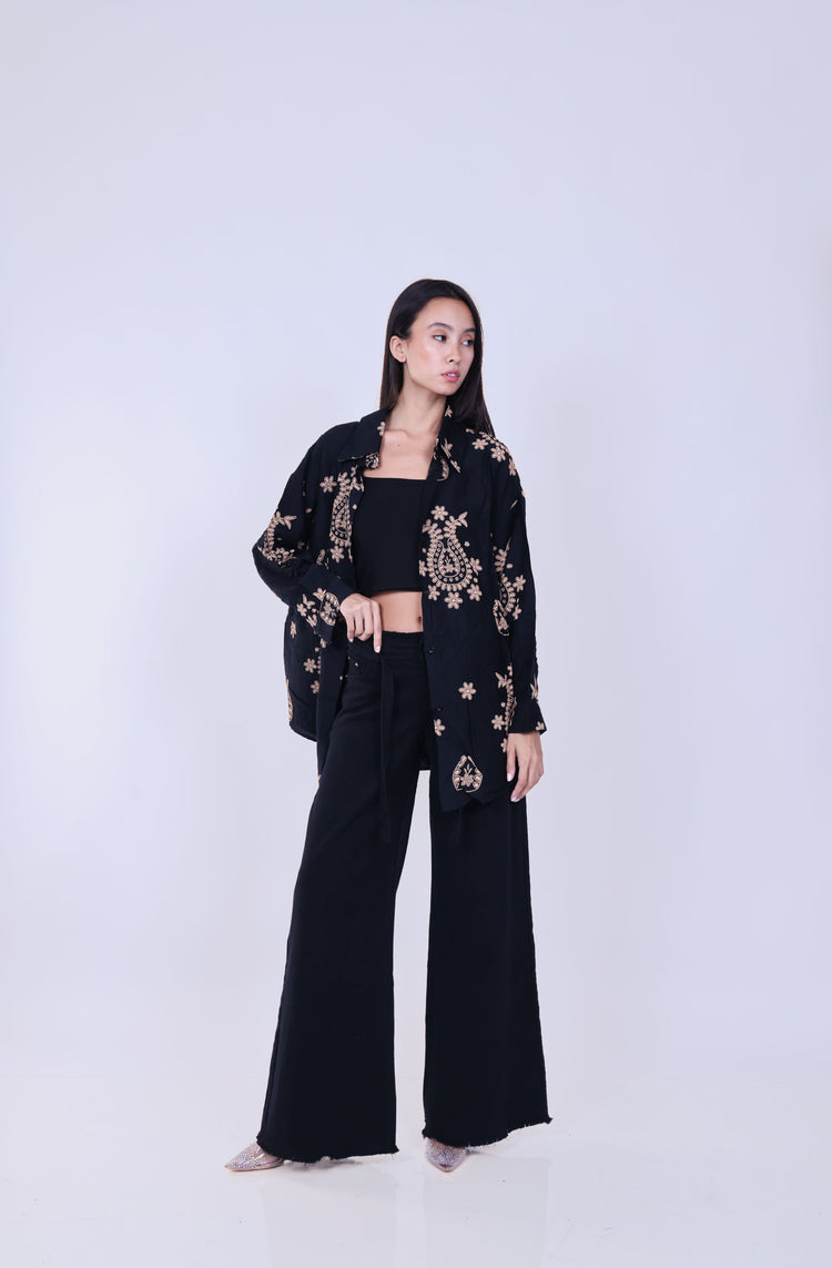 EMBROIDERED OVERSIZED SHIRT