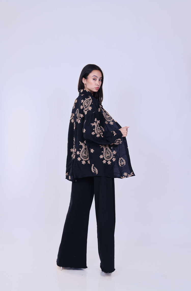 EMBROIDERED OVERSIZED SHIRT