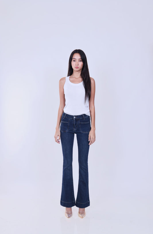 HIGH-RISE FLARED JEANS