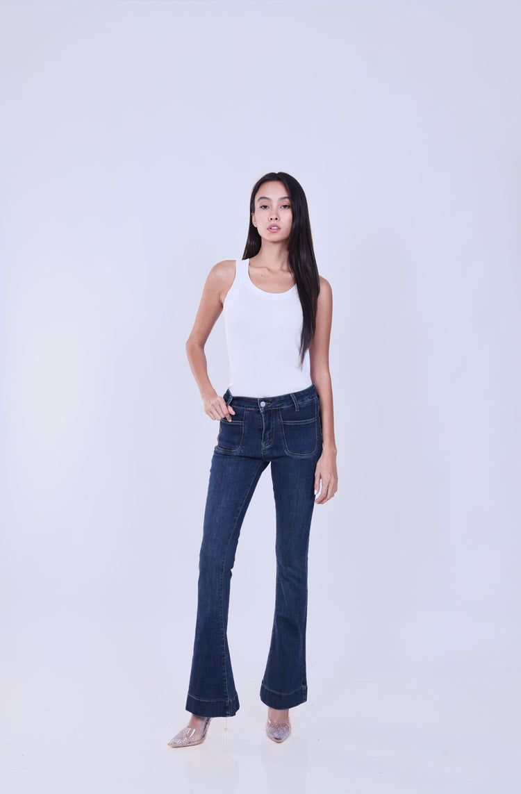 HIGH-RISE FLARED JEANS